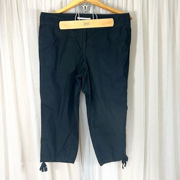 Ann Taylor Pants - Ann Taylor Loft black cropped cargo capri pants